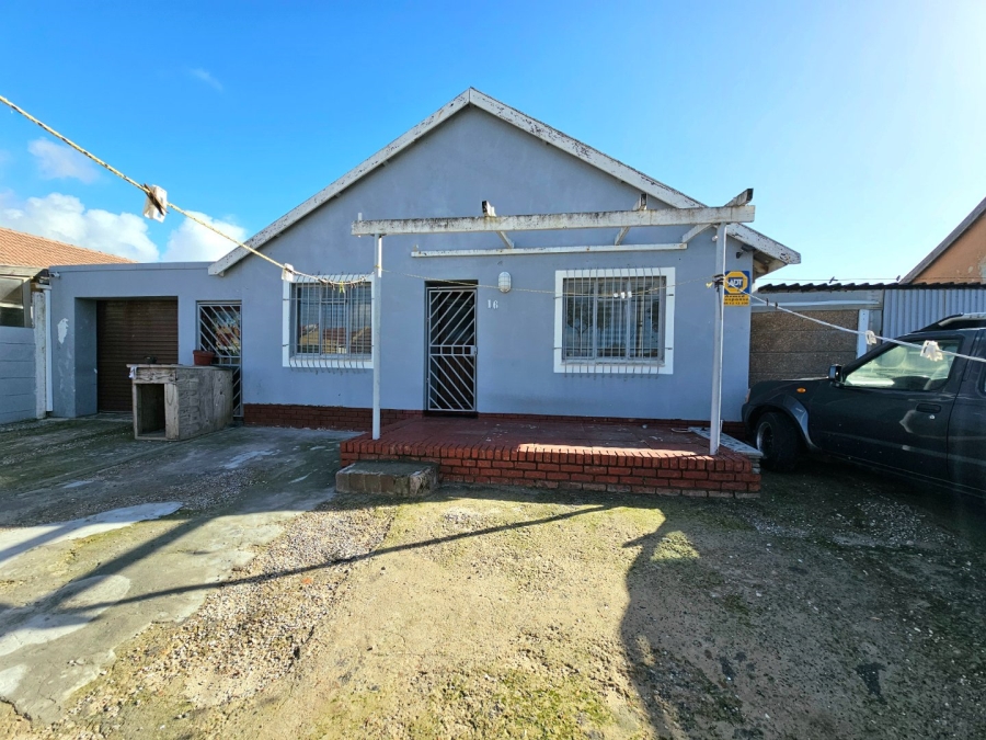 4 Bedroom Property for Sale in Strandfontein Village Western Cape